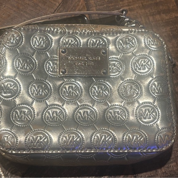 Michael Kors Gold  Crossbody Bag with Ornate Design.Great Condition! - Picture 5 of 12